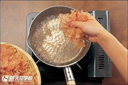 日本养生汤汁的优雅美味